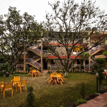 V Resorts Dukes Den Resort Рамнаґар Екстер'єр фото